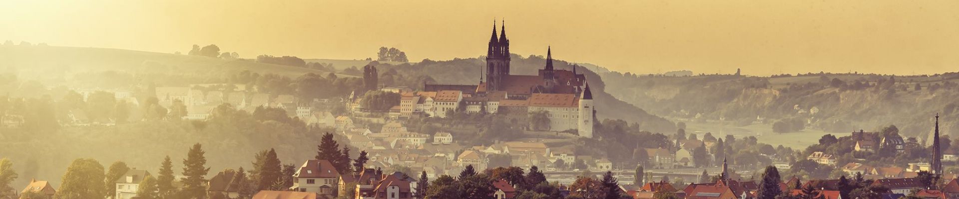 Headerbild Kontakt Maklermodul - Blick auf die Albrechtsburg Meißen